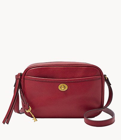 Cartera Fossil SHB2945627: bolso bandolera de cuero rojo vino con cierre giratorio dorado y llave colgante, vista de frente