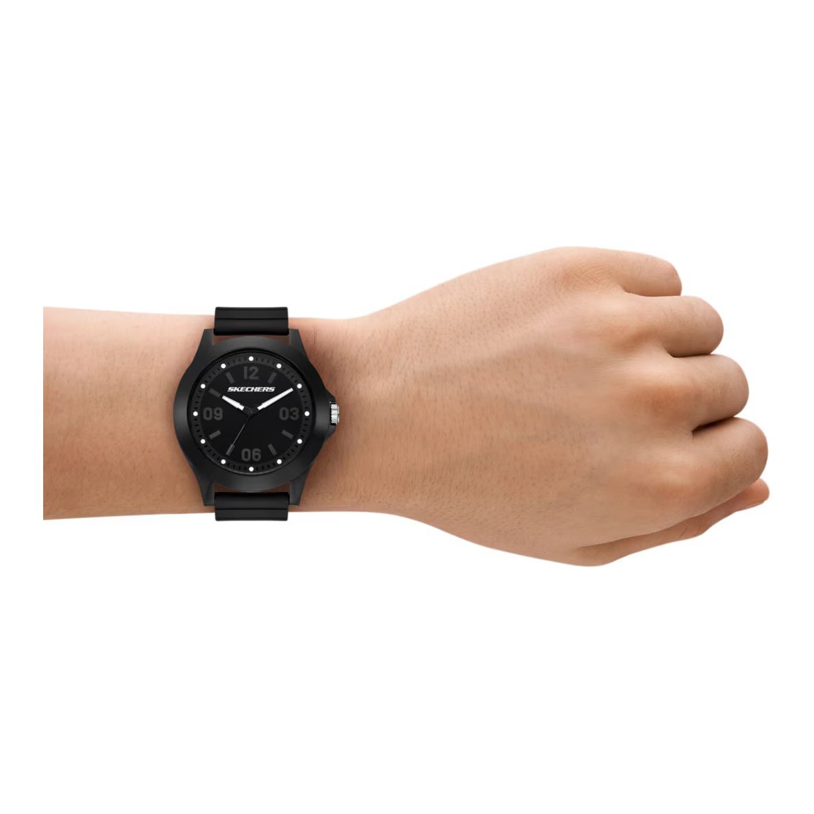 Reloj Skechers SR9141 negro llevado en la muñeca